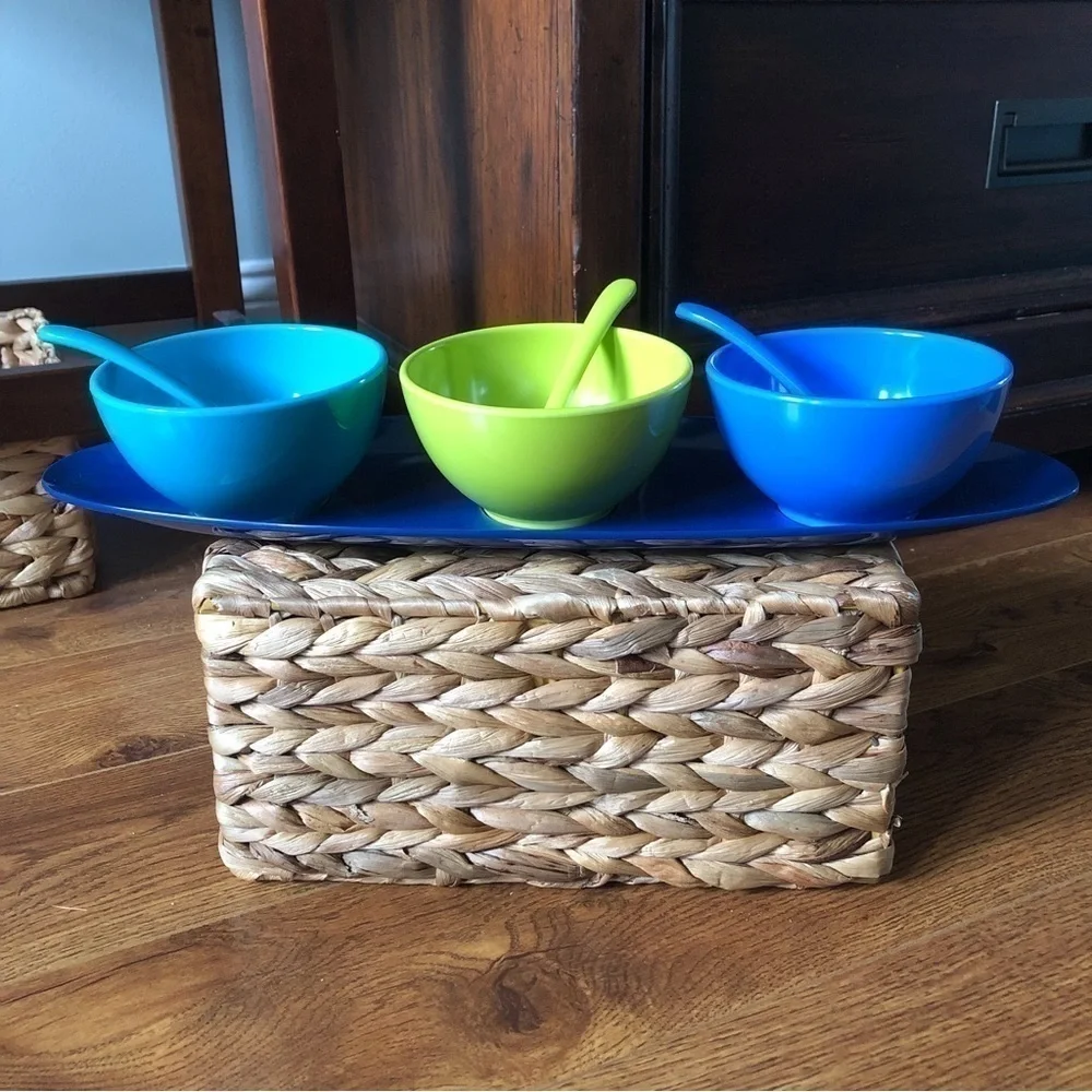 7pc. summer set serving bowls with matching spoons